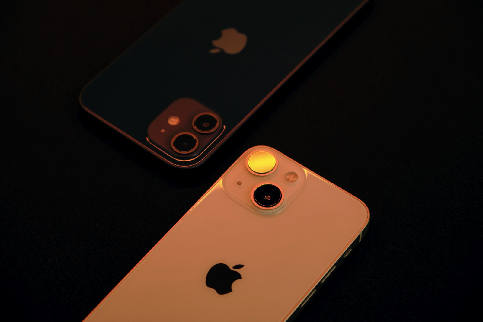 iMessage Phone Farms and Blue-Bubble Marketing: The Risks and the Official Route